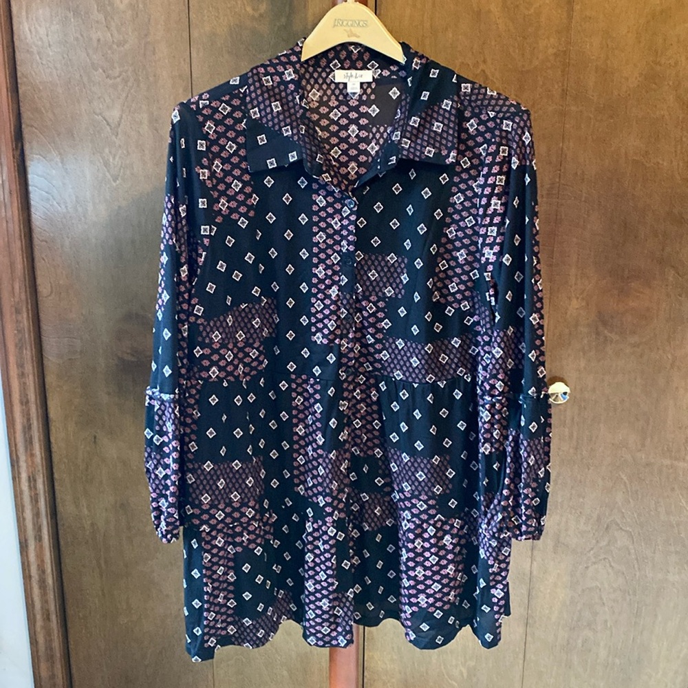 Size 2X black, pink and white print, button-down tunic